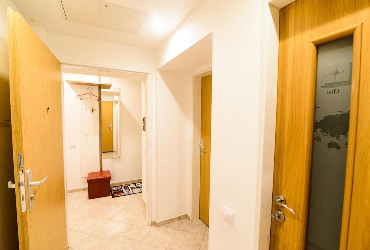 Ground Floor Apartment Prague Exterior photo